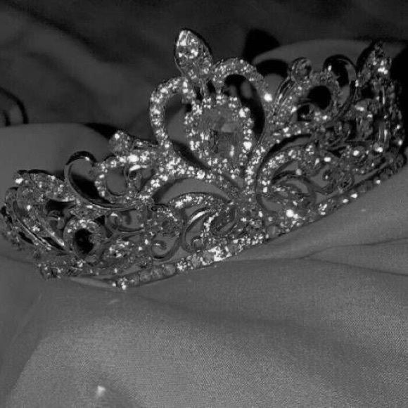 ELITE VIBES MYSTERY BOX - Picture 4 of 4